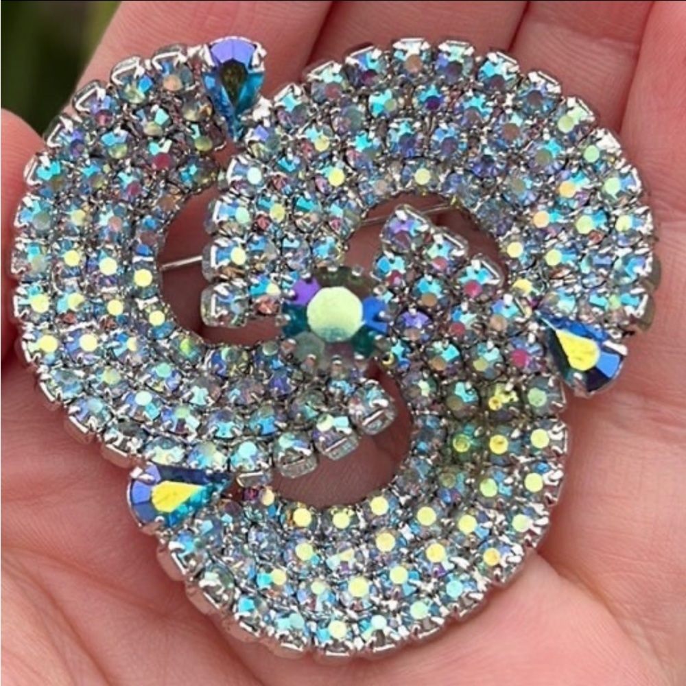 Vintage Silver blue AB Aurora Borealis Rhinestone brooch crystal gem